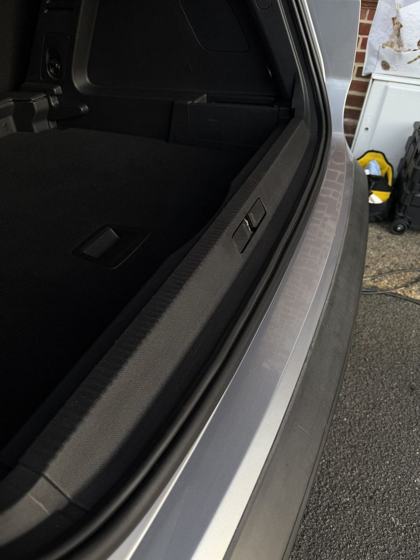 Après le passage de Stanwash : seuil de coffre (Citroën C5 Aircross)