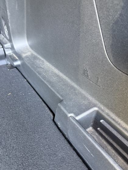 Avant : seuil de coffre (Citroën C5 Aircross)