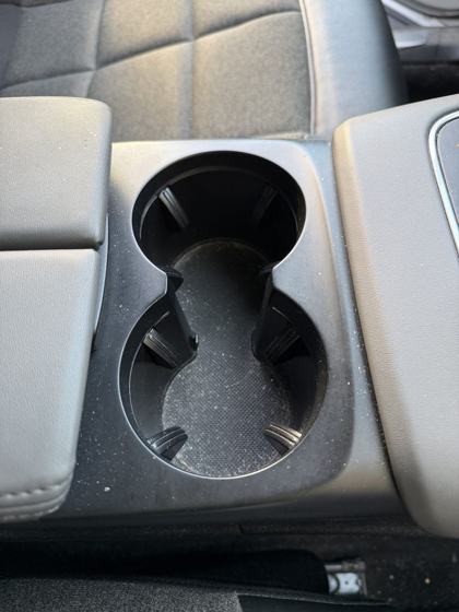 Avant : siège et console (Citroën C5 Aircross)