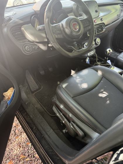 Avant : poste de conduite (Fiat 500X)