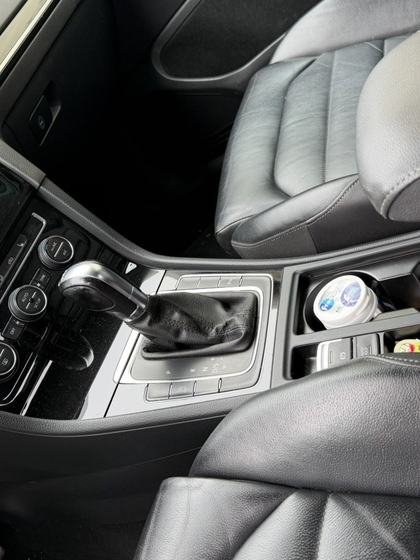Avant : console centrale (Golf 7)