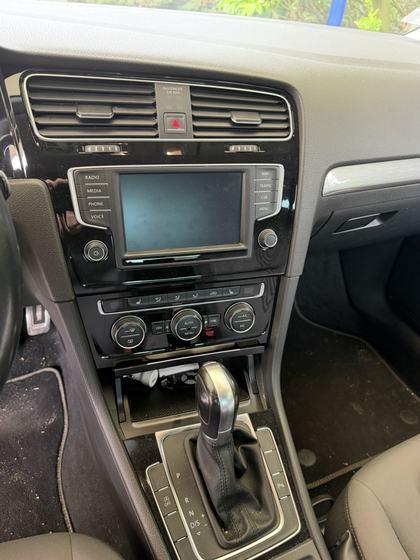 Avant : console centrale (Golf 7)