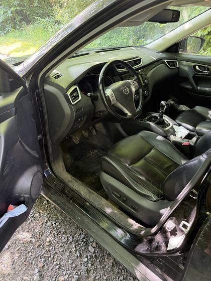Avant : habitacle conducteur (Nissan Qashqai)