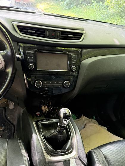 Avant : planche de bord (Nissan Qashqai)