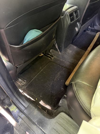 Avant : plancher arrière (Nissan Qashqai)